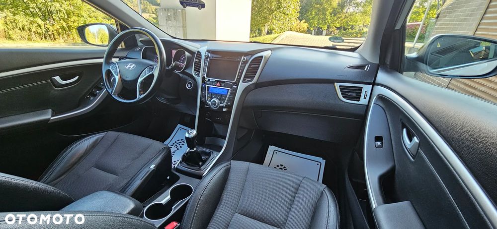 Hyundai i30 1.6 Fifa World Cup Edition - 23