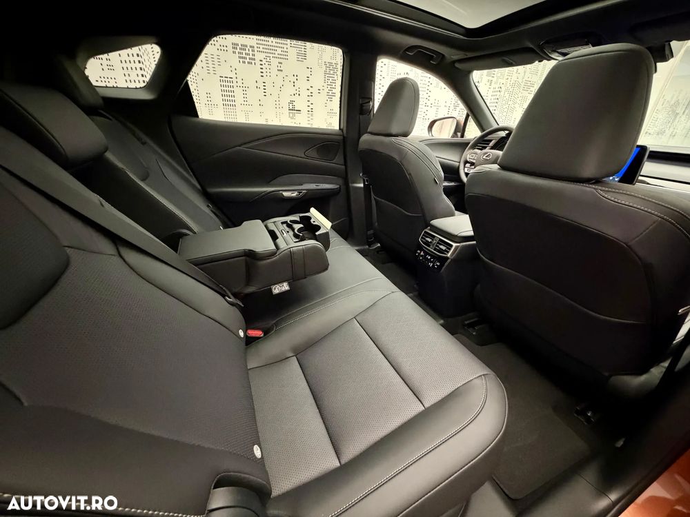 Lexus Seria RX 450h+ E-Four PHEV Executive - 33