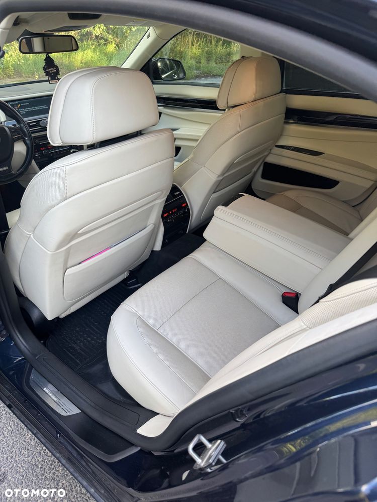 BMW Seria 7 740d xDrive - 8