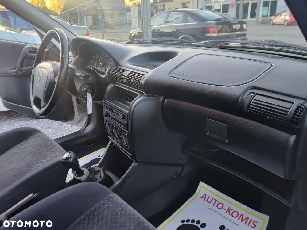 Opel Astra 1.6 - 32