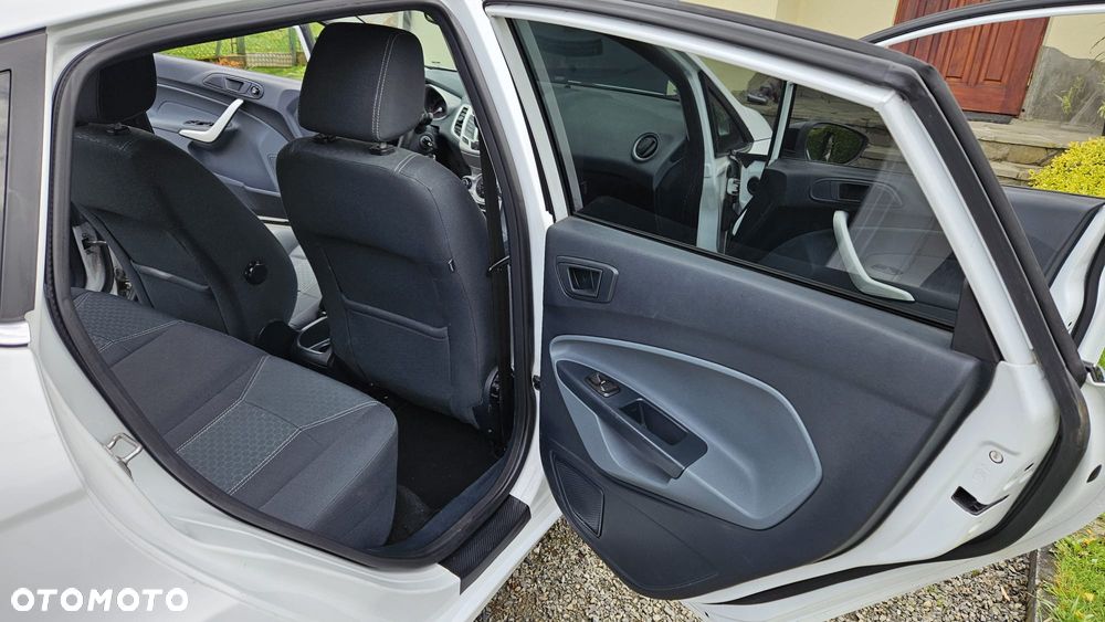 Ford Fiesta 1.6 TDCi Titanium - 19