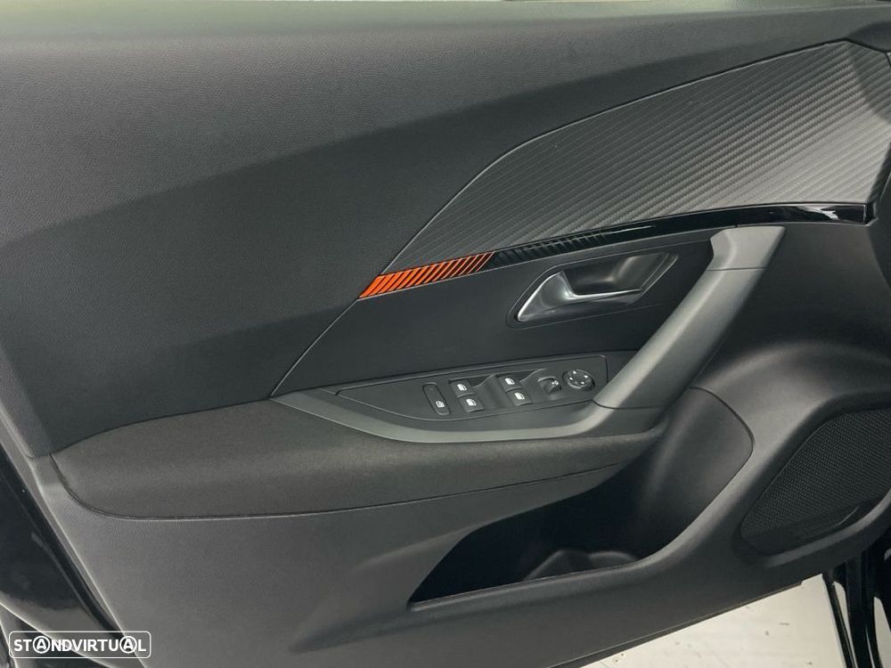 Peugeot 2008 1.2 PureTech Active - 17