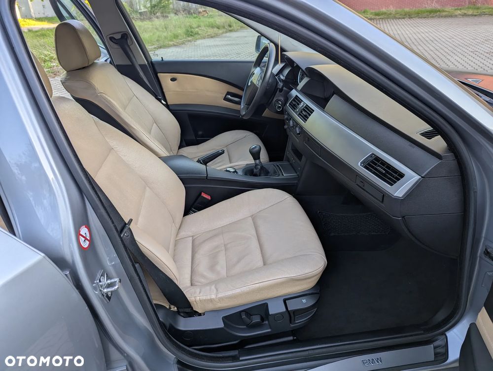 BMW Seria 5 520i Touring Edition Sport - 35