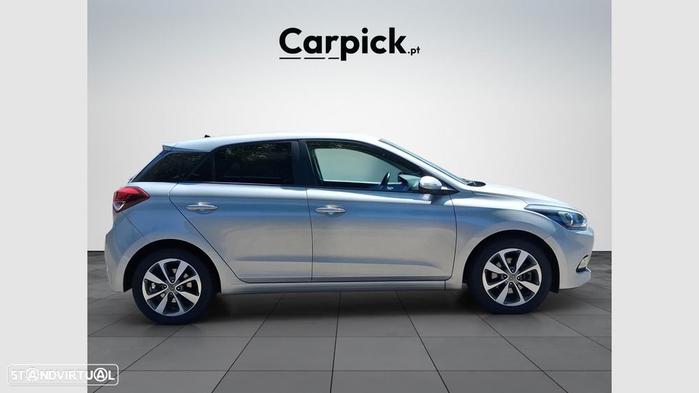 Hyundai i20 1.1 CRDi Comfort+Pack Look+JLL16 - 7