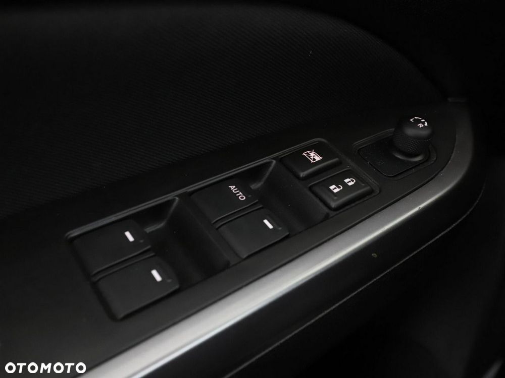 Suzuki Vitara 1.4 Boosterjet Hybrid Automatik Comfort - 36
