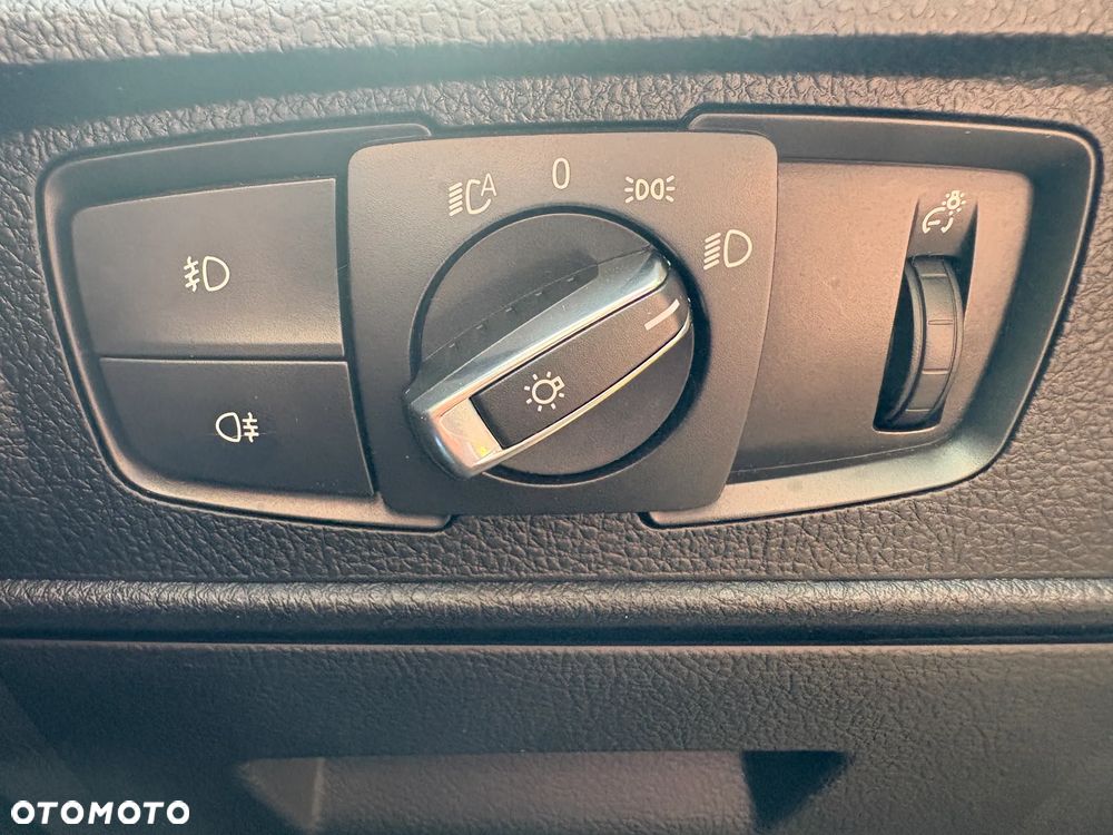 BMW Seria 1 116i - 26