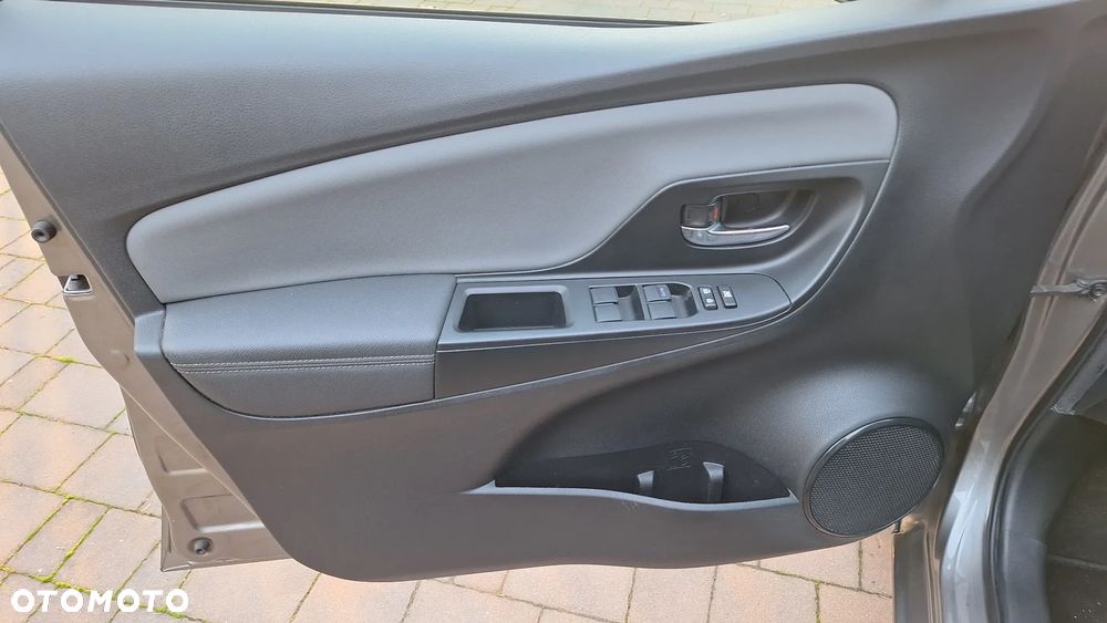 Toyota Yaris Hybrid 100 Premium - 12