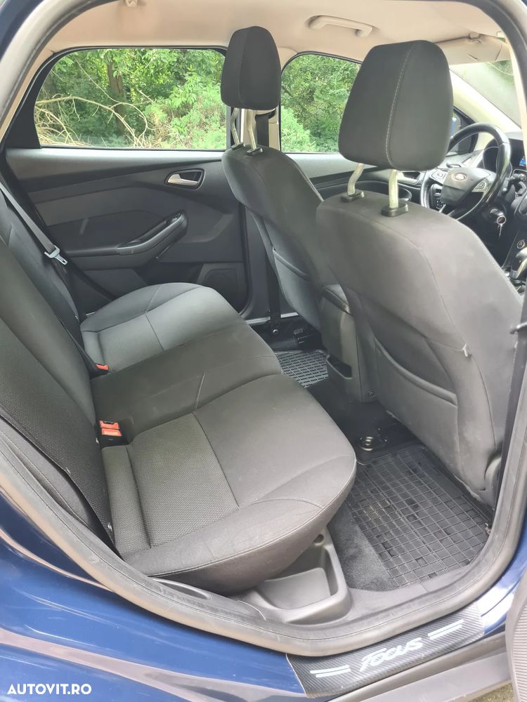Ford Focus - 13
