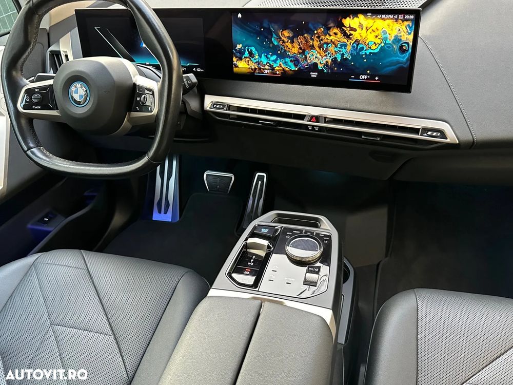 BMW iX - 7
