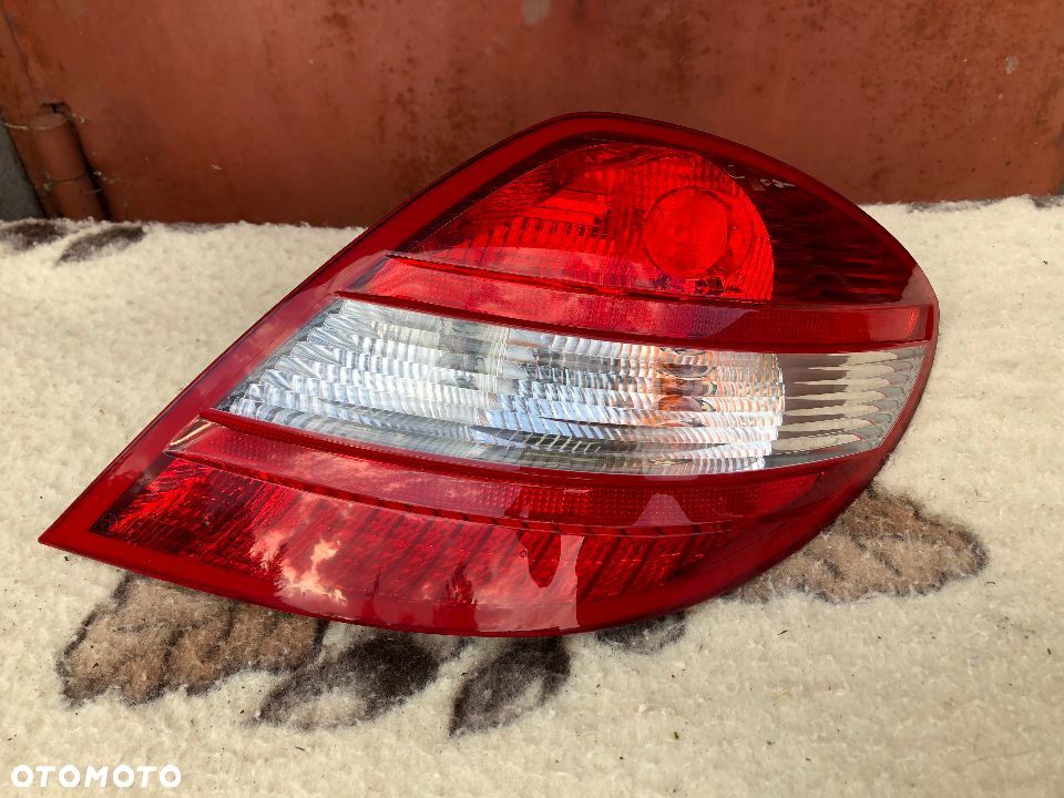 MERCEDES-BENZ SLK R171 2004-2011 LAMPA PRAWY TYŁ TYLNA