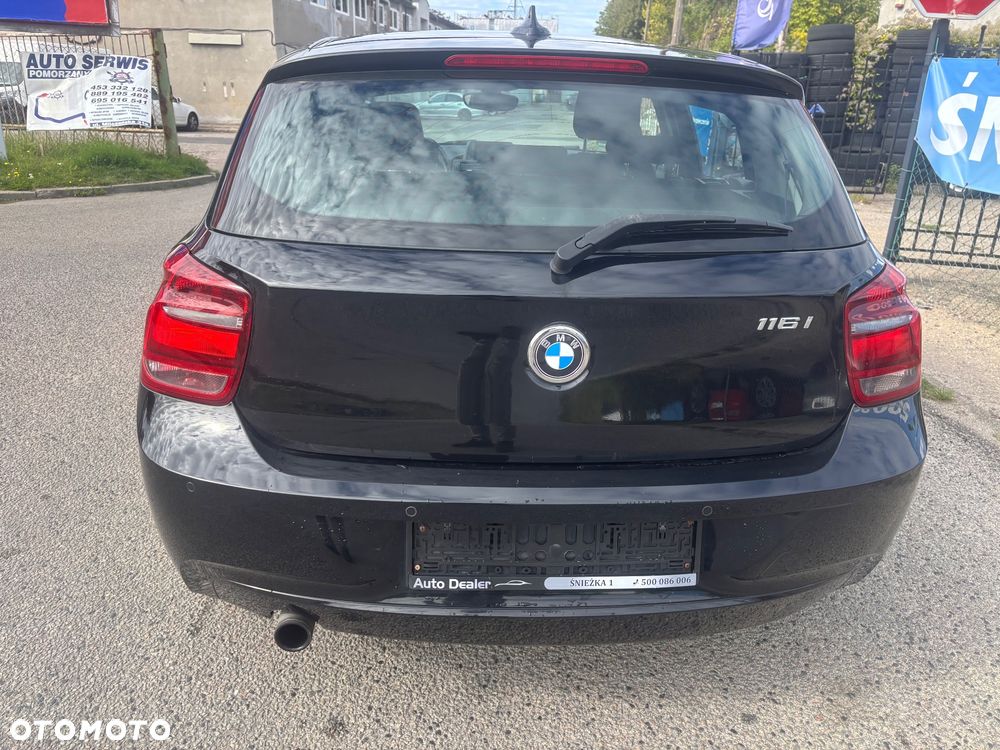 BMW Seria 1 116i - 17