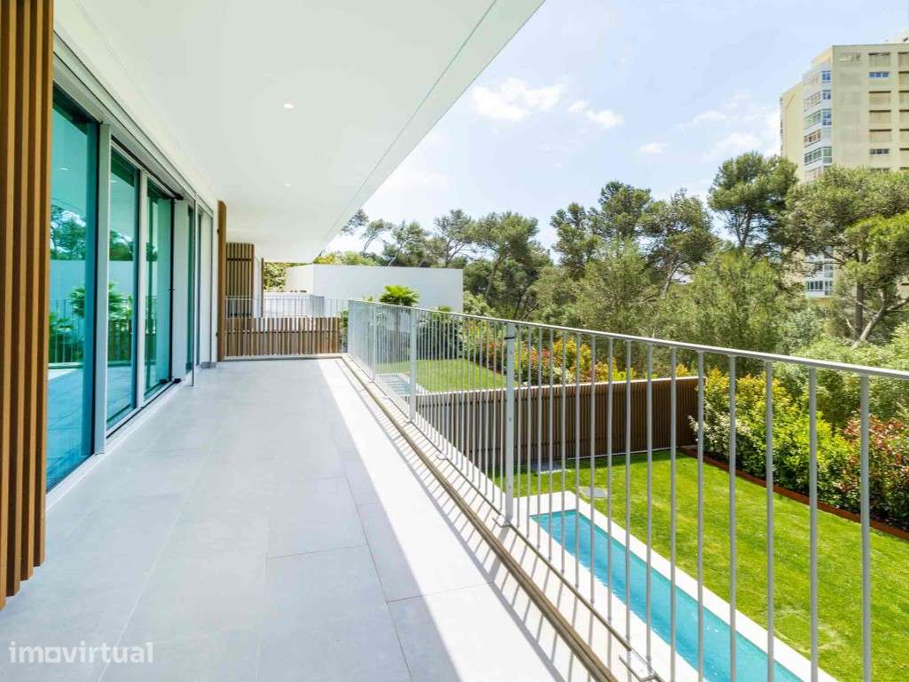 Villa Duplex T4, terraço, piscina e garagem, Condomínio com duas vi... - Grande imagem: 2/41