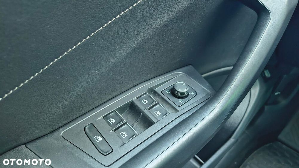 Volkswagen T-Roc - 36