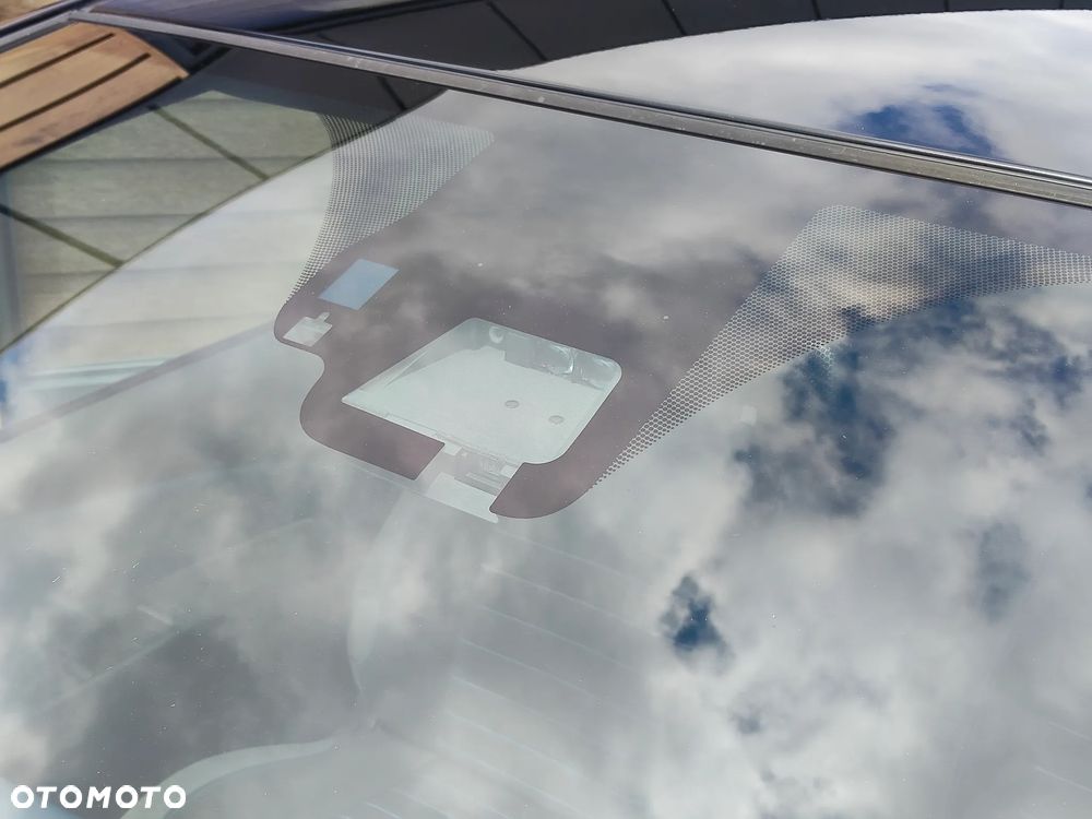 Toyota Yaris Hybrid 100 Premium - 7