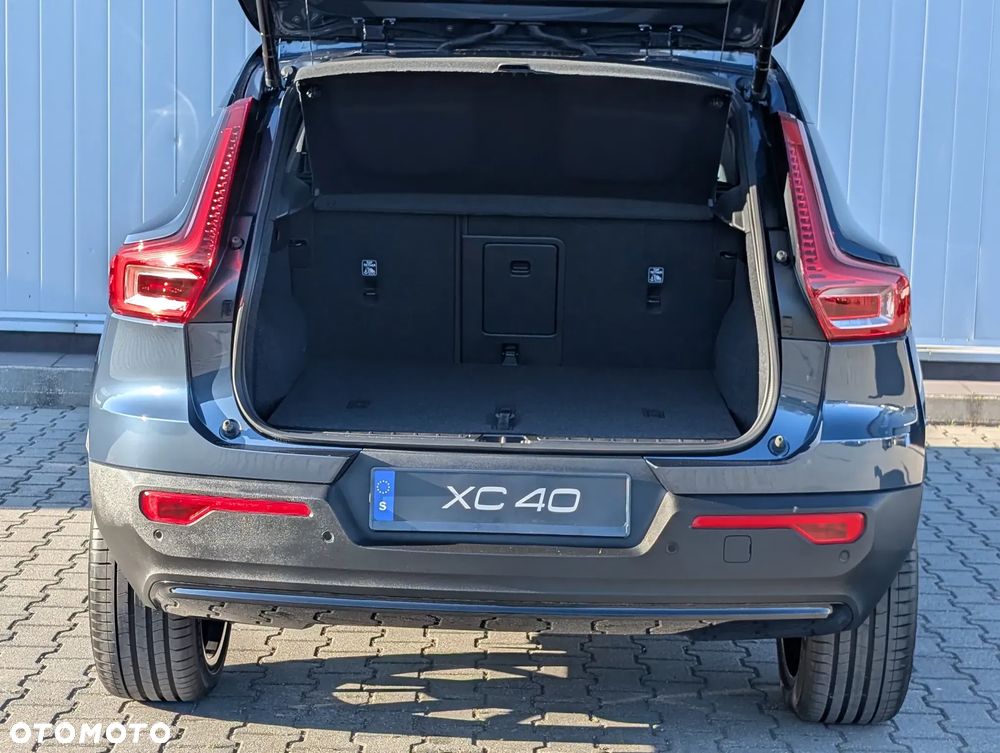 Volvo XC 40 B4 AWD Ultimate Dark - 16