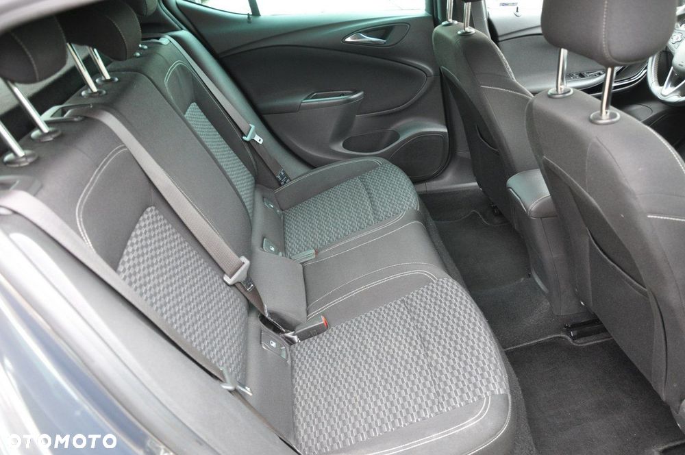 Opel Astra 1.4 T Dynamic - 11