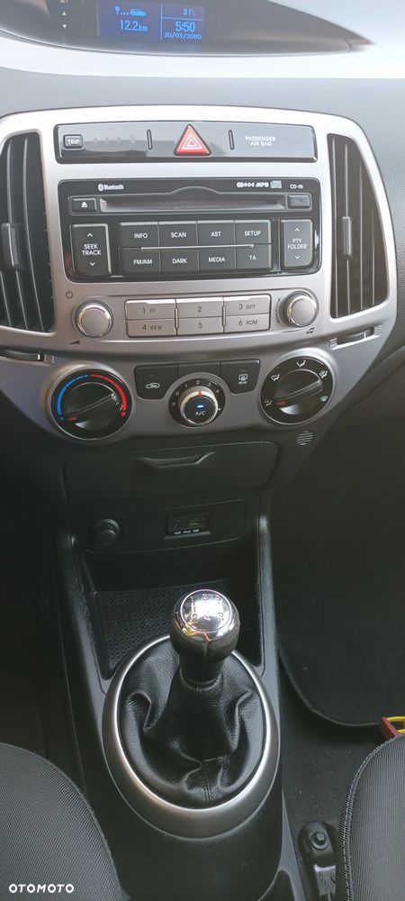 Hyundai i20 1.2 Intro Edition - 12