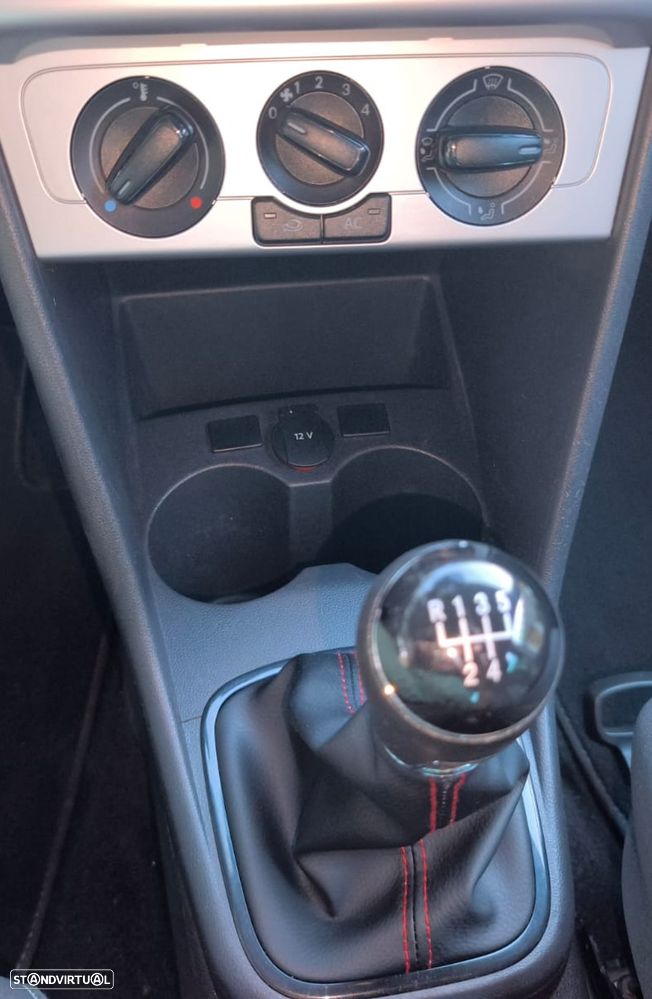 VW Polo 1.6 TDI Match BlueMotion - 10