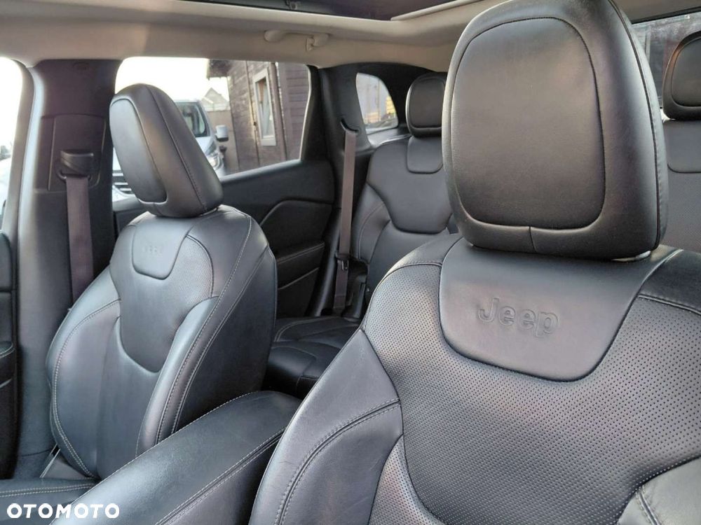 Jeep Cherokee - 15