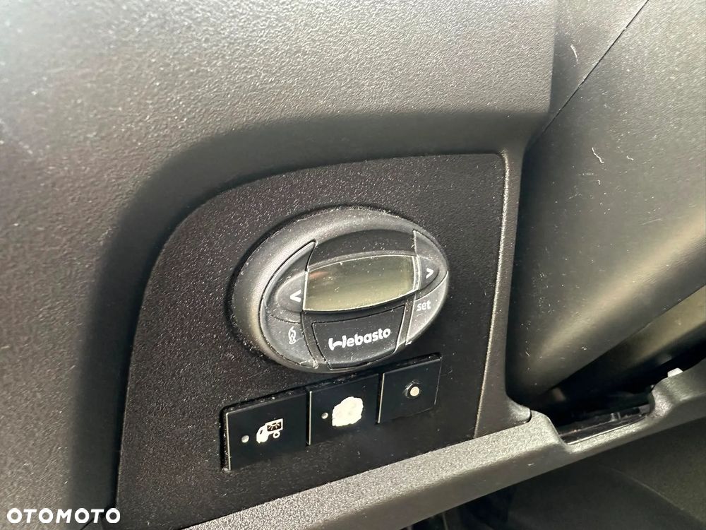 Iveco Daily 35S17 3.0 diesel KONTENER-CHŁODNIA THERMO KING, 170kM, 2016 rok, WEBASTO, KLIMA, ORGINALNY PRZEBIEG! - 27