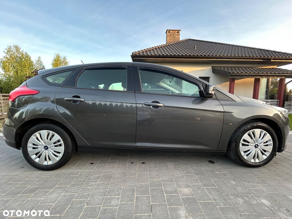 Ford Focus 1.0 EcoBoost Connected - 26