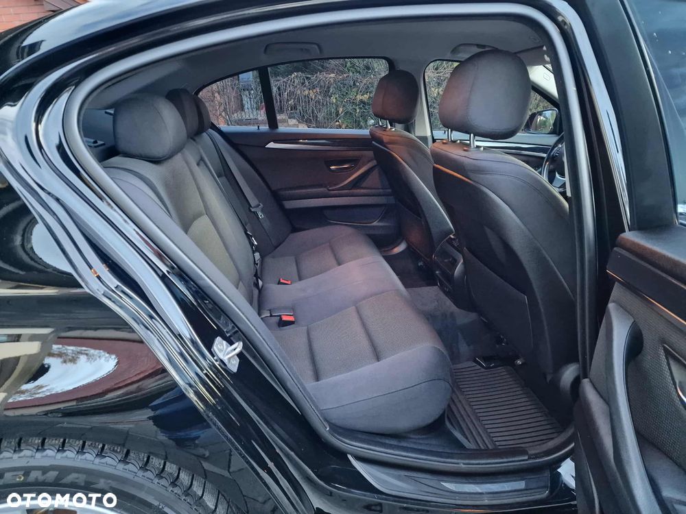 BMW Seria 5 518d - 13