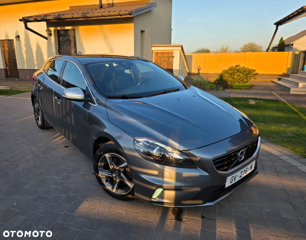 Volvo V40 D2 Drive-E R-Design Momentum - 1