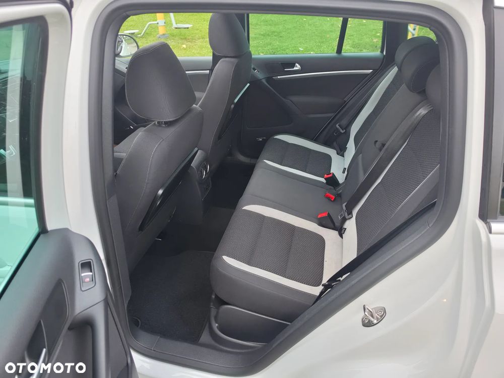 Volkswagen Tiguan 2.0 TDI SCR 4MOTION BlueMotion Technology DSG Exclusive - 29