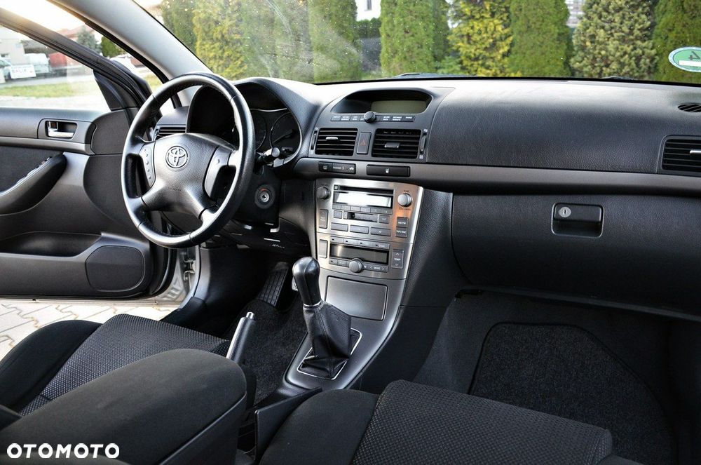Toyota Avensis - 27