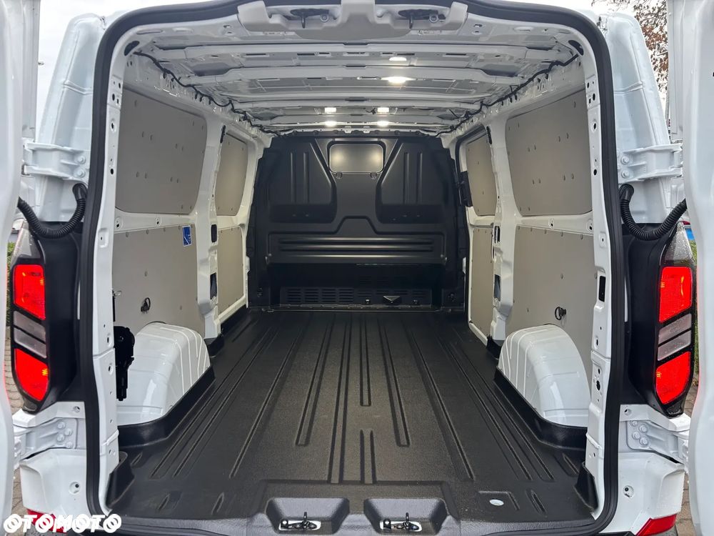 Ford E-Transit Custom 218KM A1 RWD VAN TREND - 9