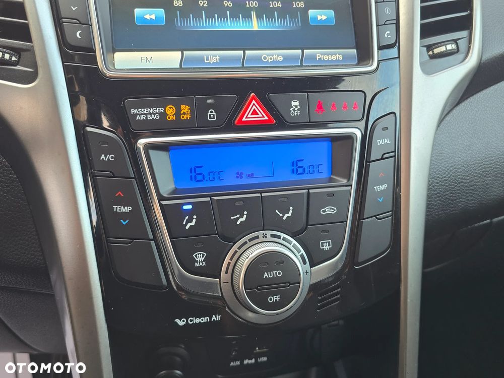 Hyundai i30 blue 1.6 GDI YES Gold - 30