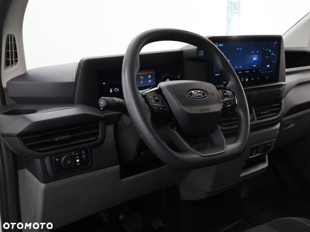 Ford Tourneo Custom - 9