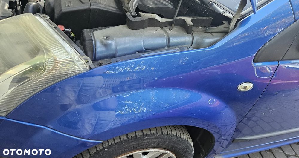 Citroen C2 błotnik  przód przedni prawy  KMHC - 4