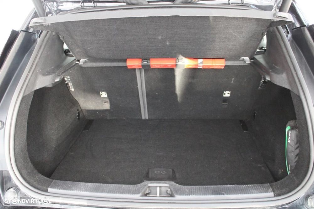 Volvo EX30 Single Motor Extended Range RWD Plus - 9