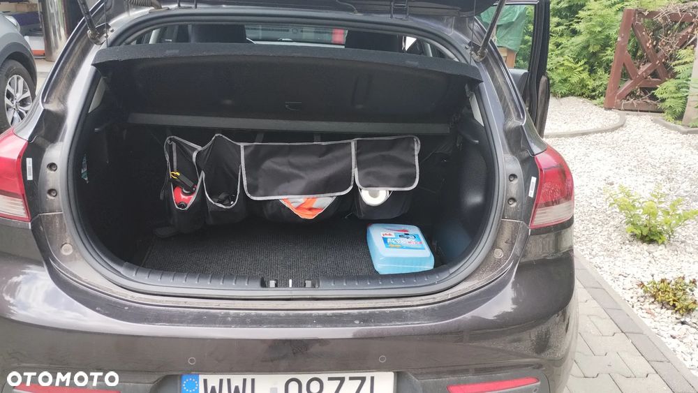 Kia Rio 1.2 L - 3