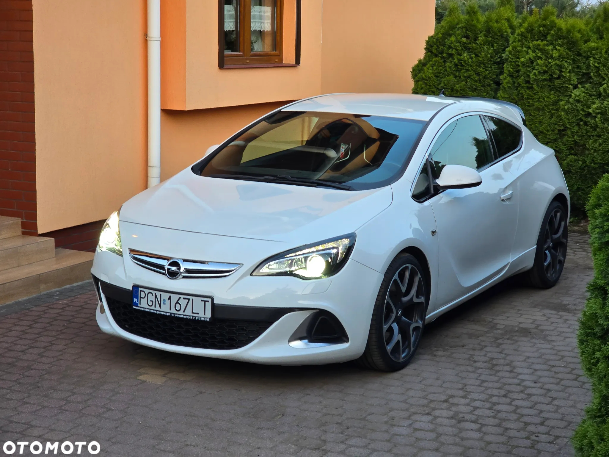 Opel Astra IV GTC OPC - 2