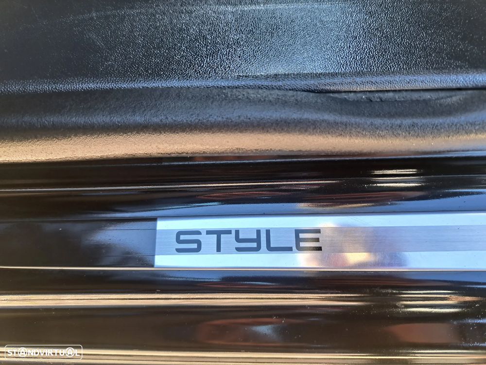 Peugeot 208 1.4 HDi SE Style - 15