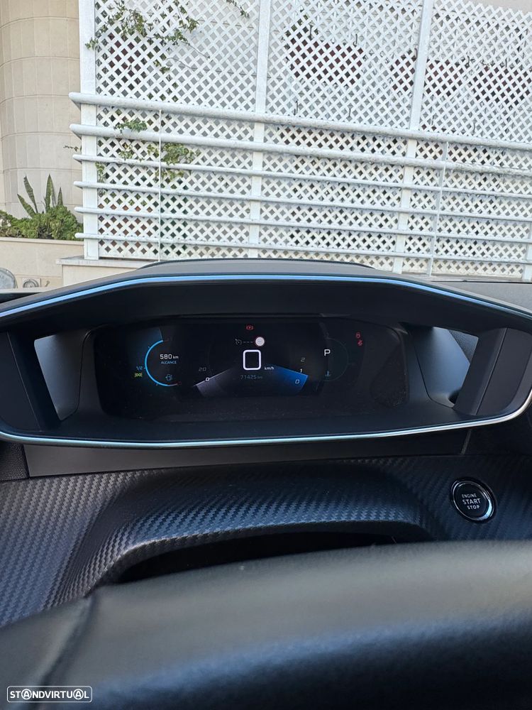 Peugeot 2008 BlueHDi 130 EAT8 Allure - 9