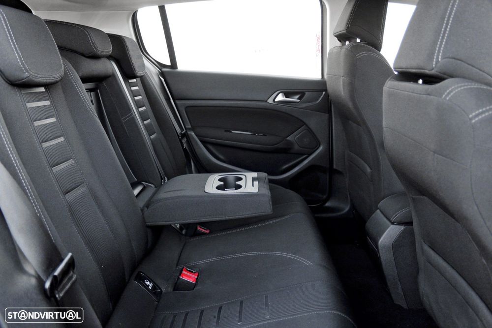 Peugeot 308 1.6 e-HDi Allure - 17