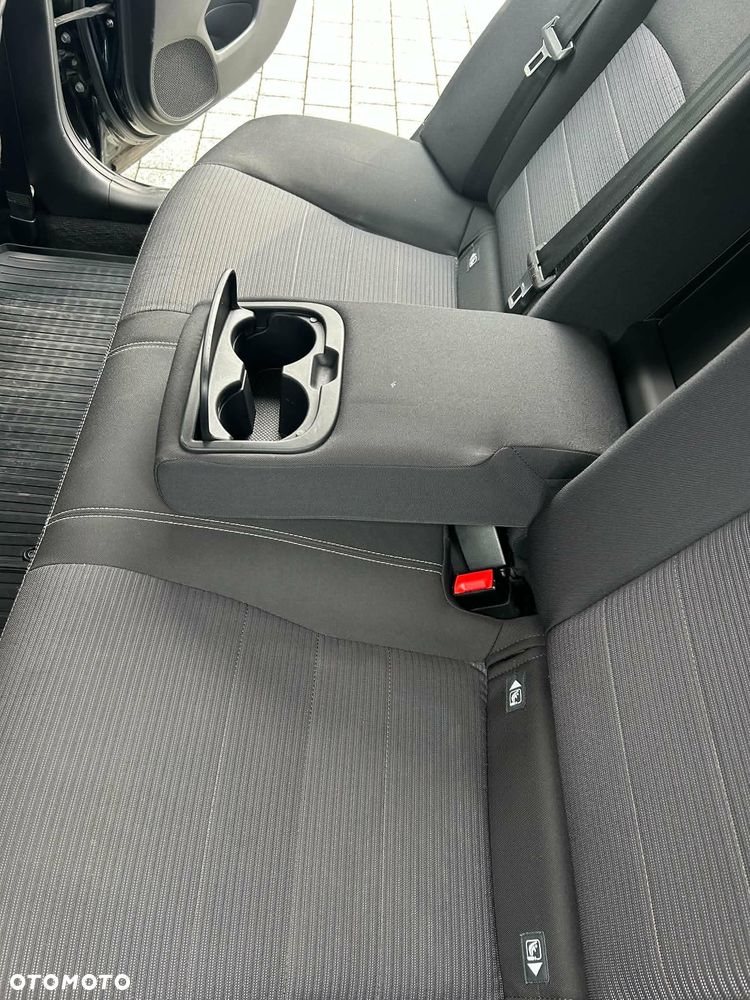 Toyota Avensis 2.0 Premium MS - 19