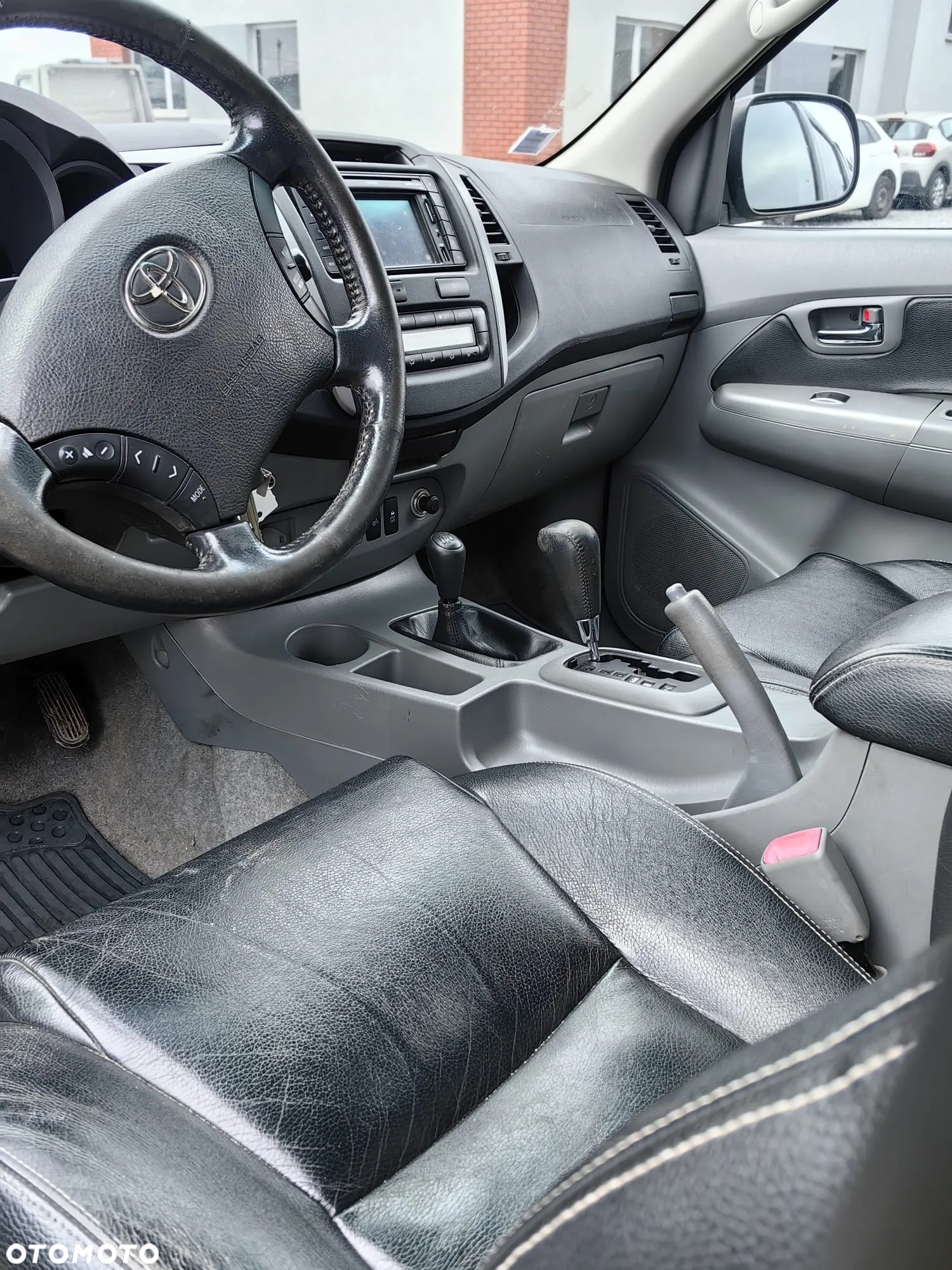 Toyota Hilux 3.0 D-4D SR5-X - 10