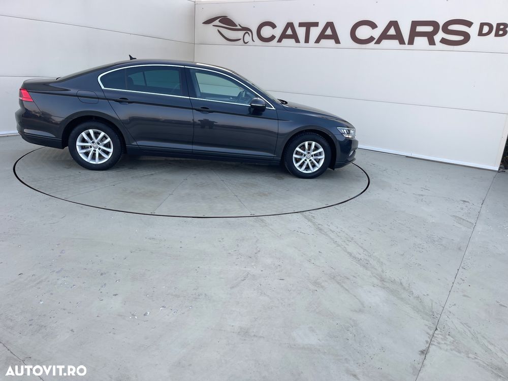 Volkswagen Passat - 18