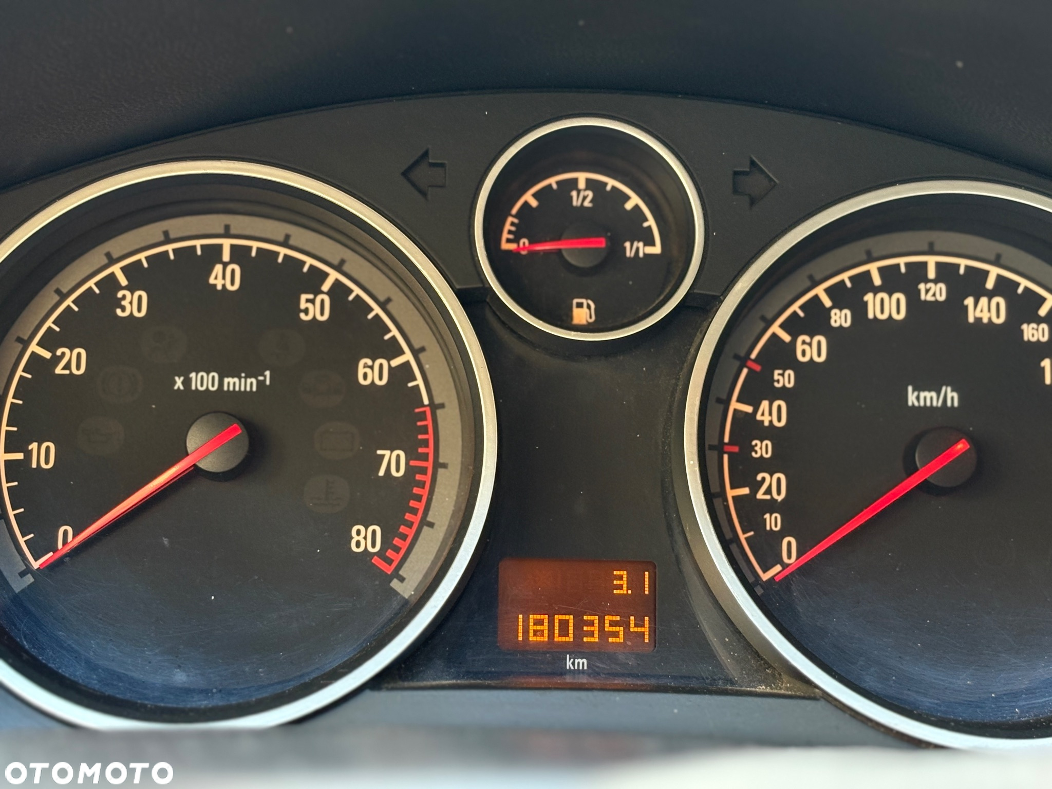 Opel Astra GTC 1.6 - 6