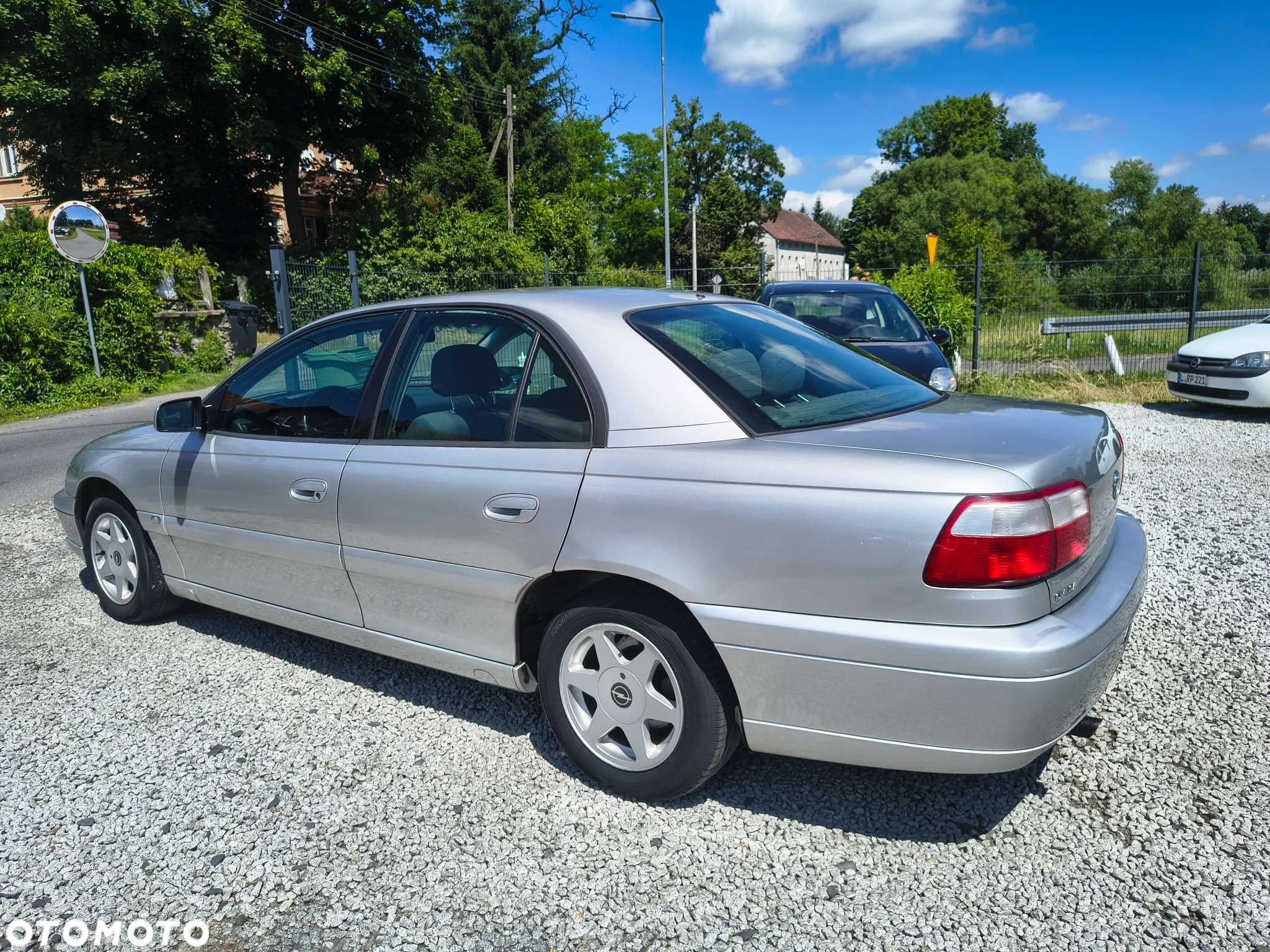 Opel Omega 2.2 Elegance - 8