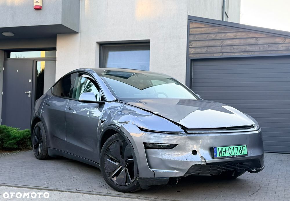 Tesla Model Y Long Range AWD - 7