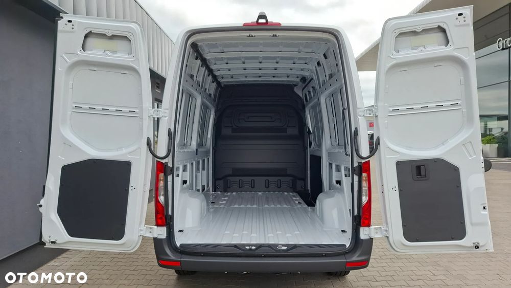 Mercedes-Benz Sprinter - 21