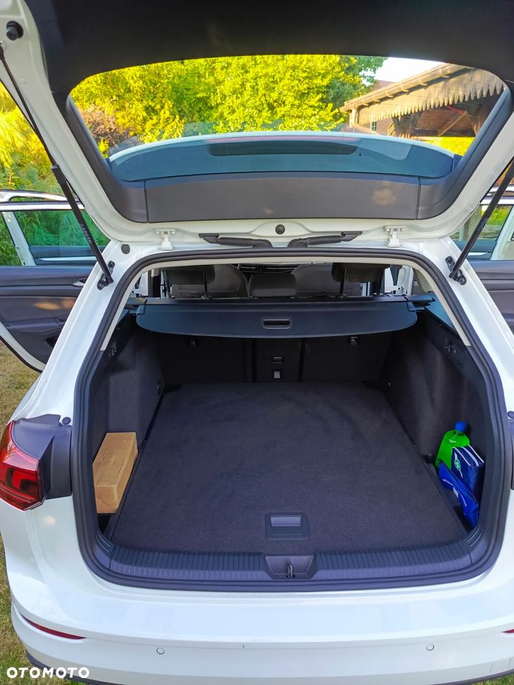 Volkswagen Golf VIII 1.5 TSI Life - 5