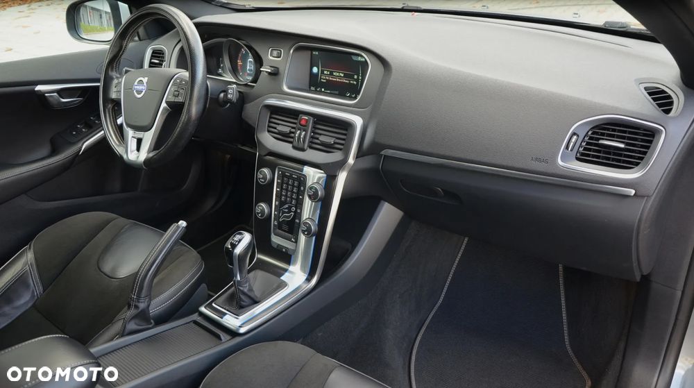 Volvo V40 D2 Drive-E R-Design Kinetic - 21