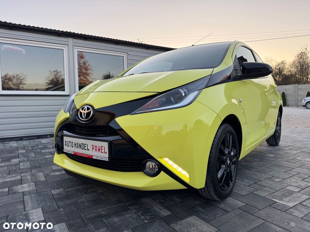Toyota Aygo x mit x-business Paket - 17