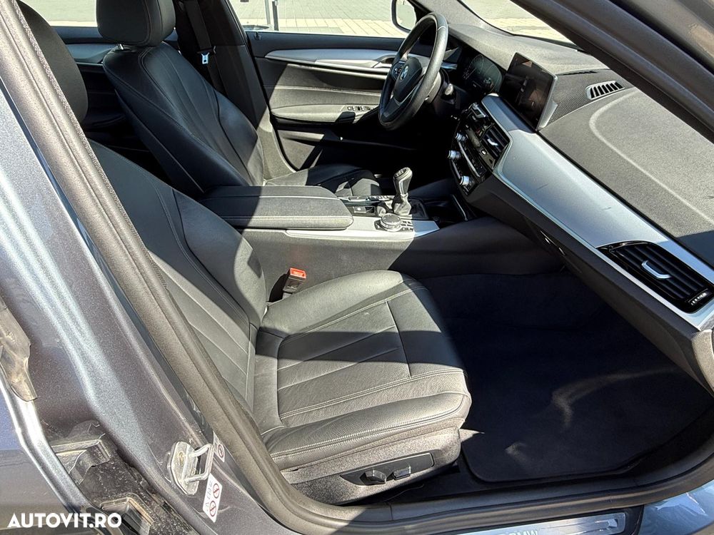 BMW Seria 5 520d Sport Line - 8